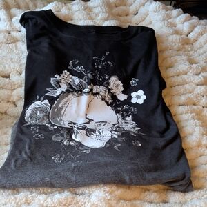 Torrid Black Skull Floral Short Sleeve Tee